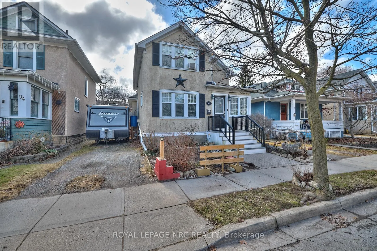 92 DUFFERIN STREET