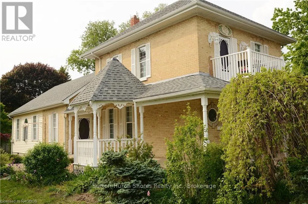 412 GODERICH STREET