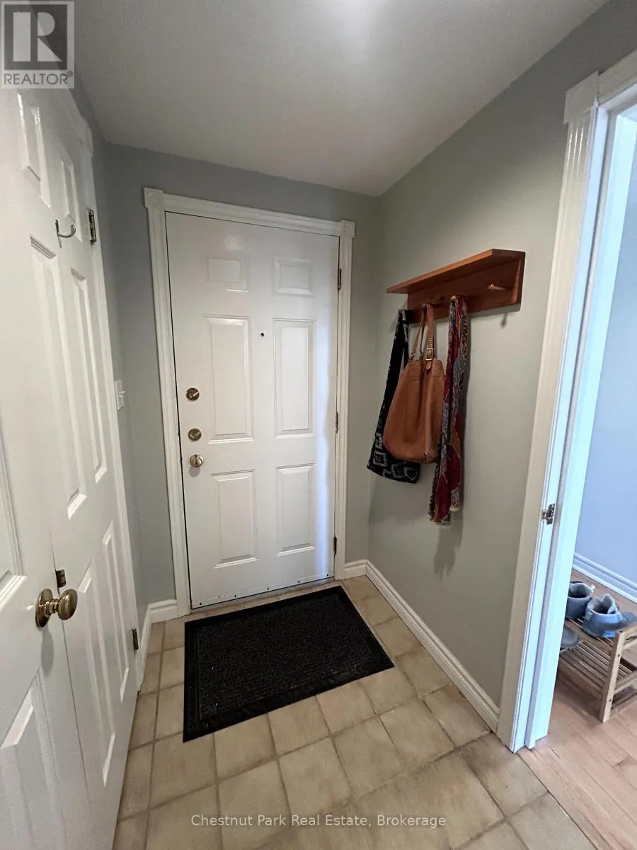 5 - 3421 GRANDVIEW FOREST DRIVE, #5