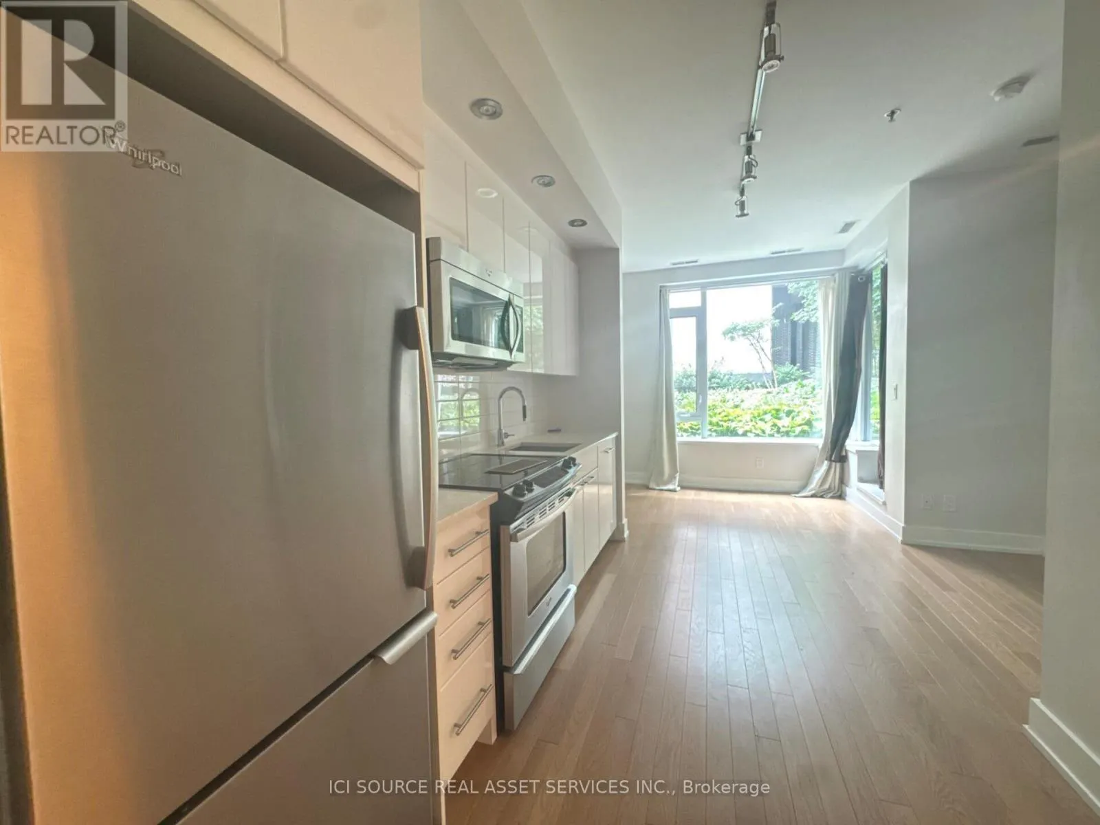 105 - 360 PATRICIA AVENUE ROAD