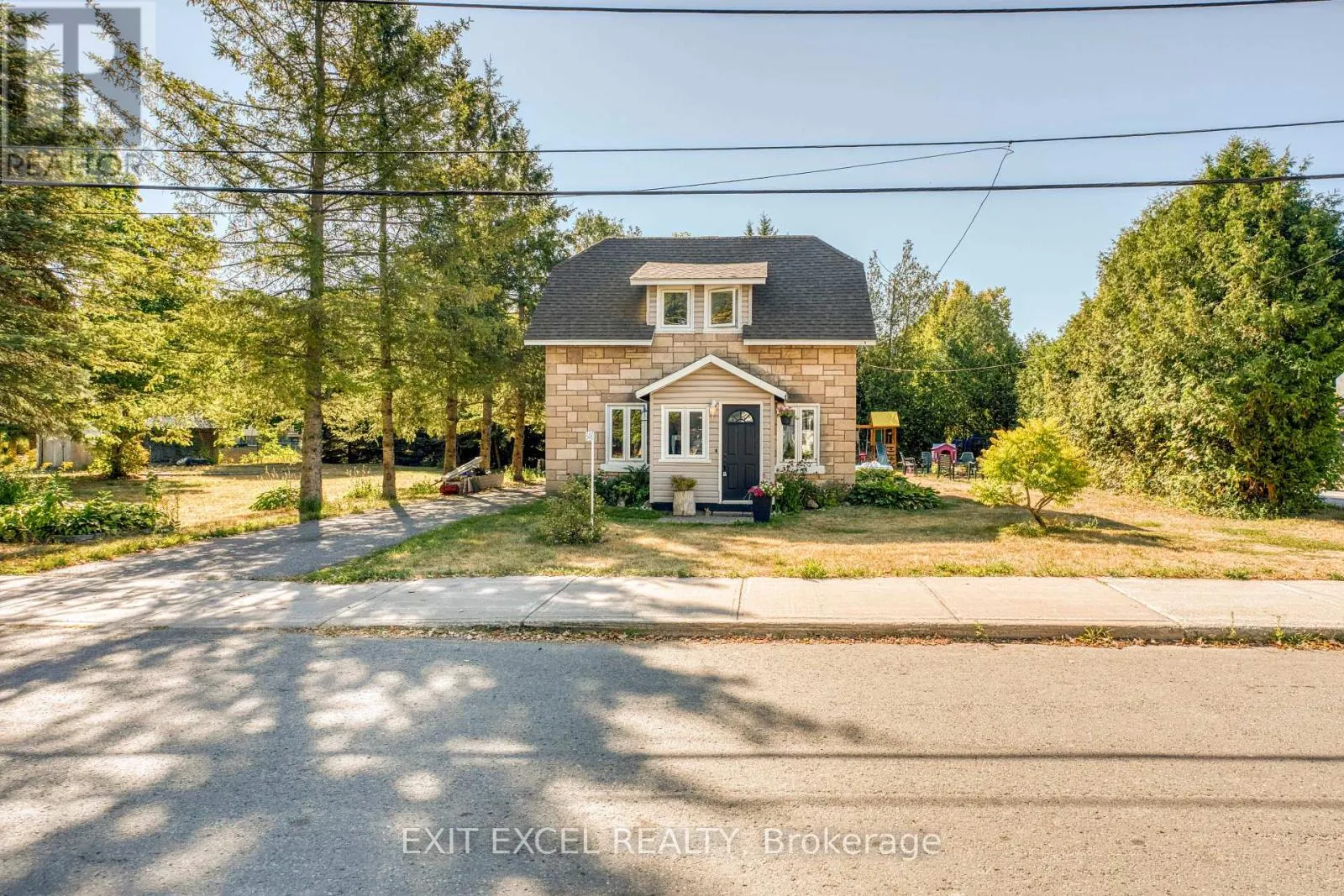 5490 MACTAVISH PLACE