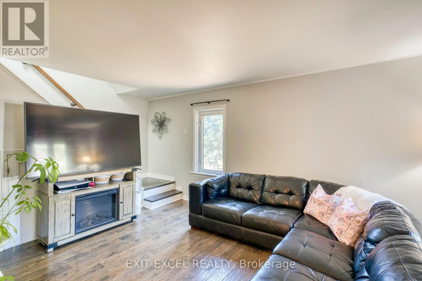 5490 MACTAVISH PLACE