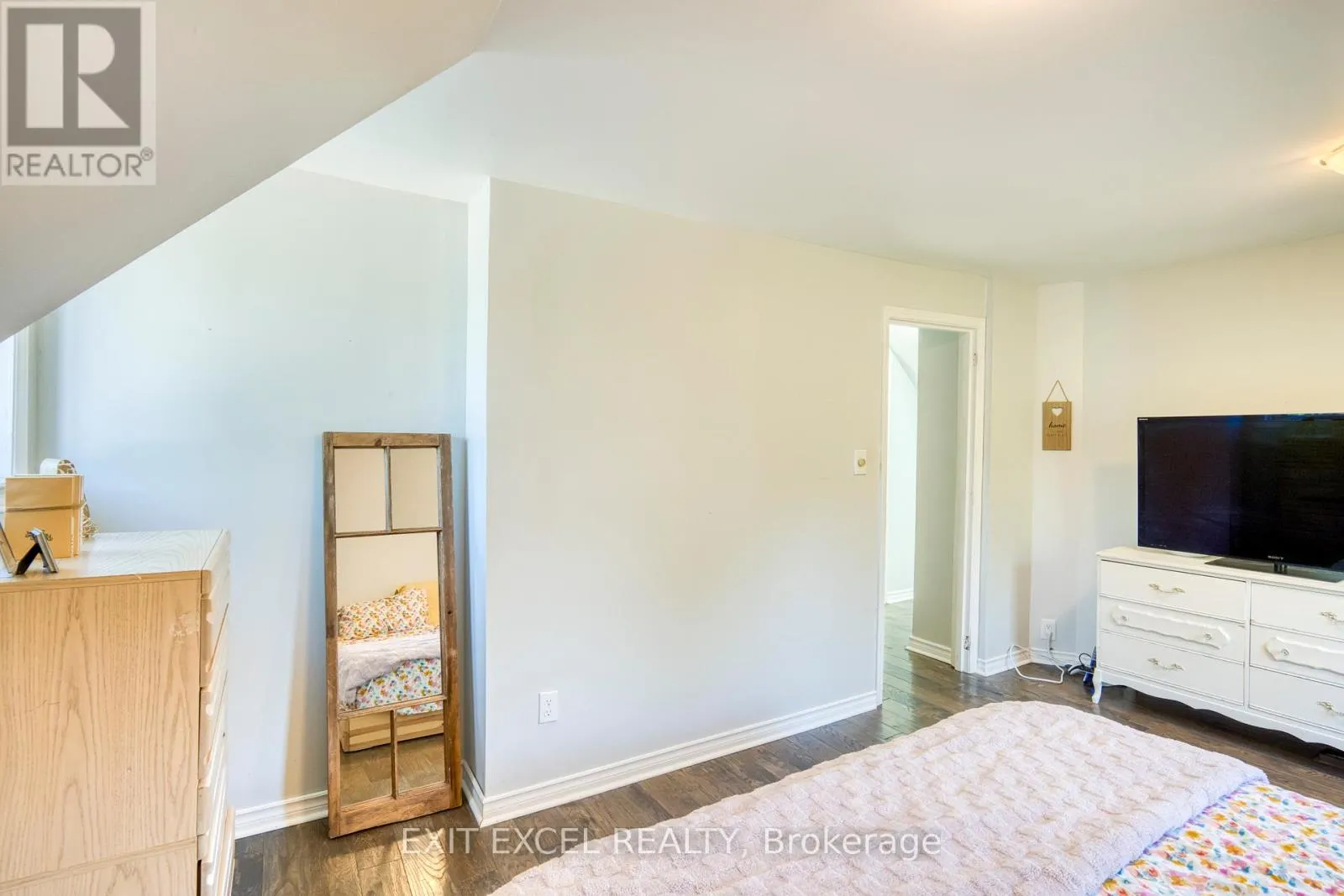 5490 MACTAVISH PLACE