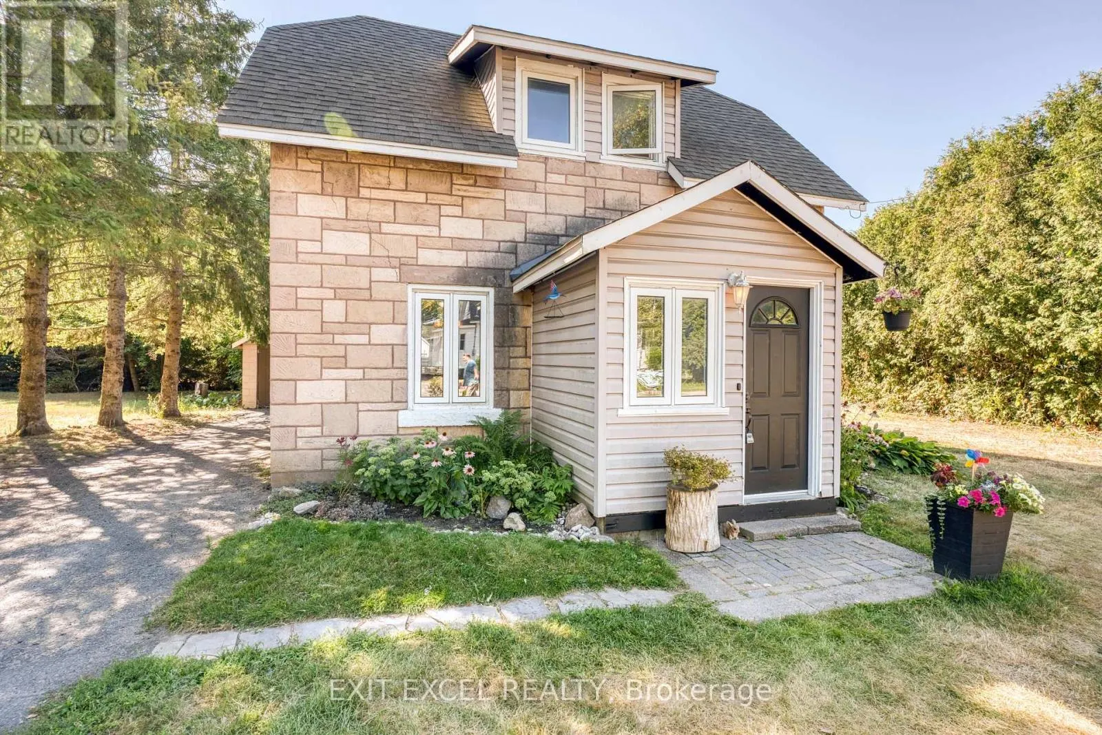 5490 MACTAVISH PLACE