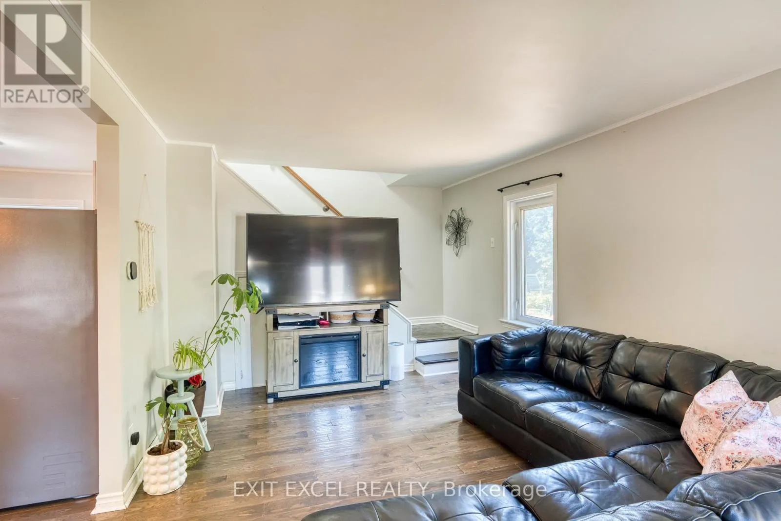 5490 MACTAVISH PLACE
