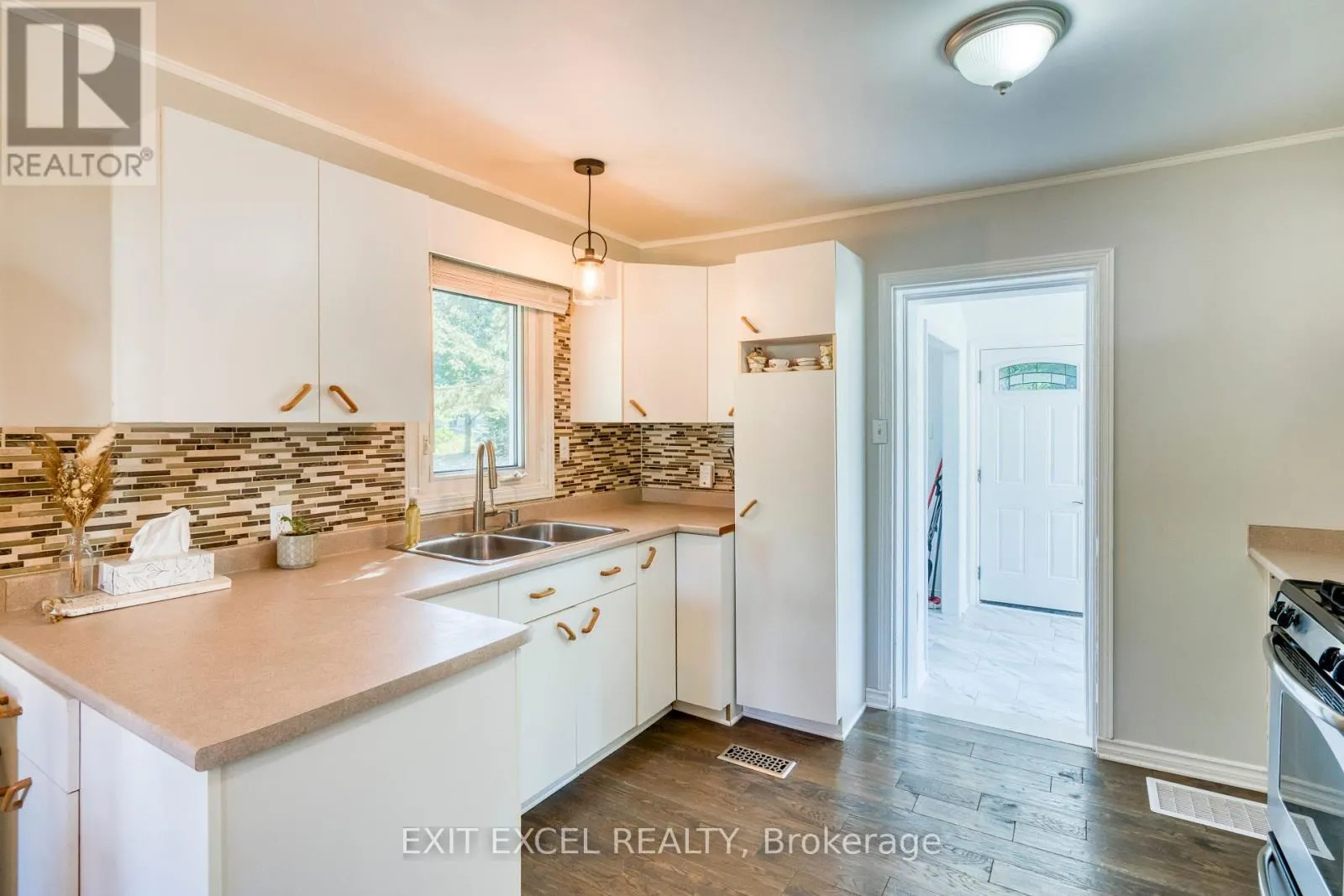 5490 MACTAVISH PLACE