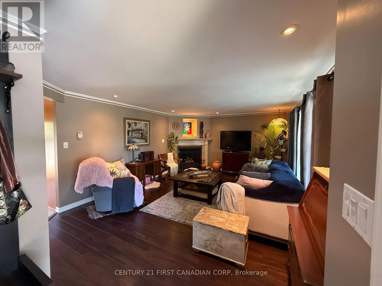 29 MAPLE GROVE COURT