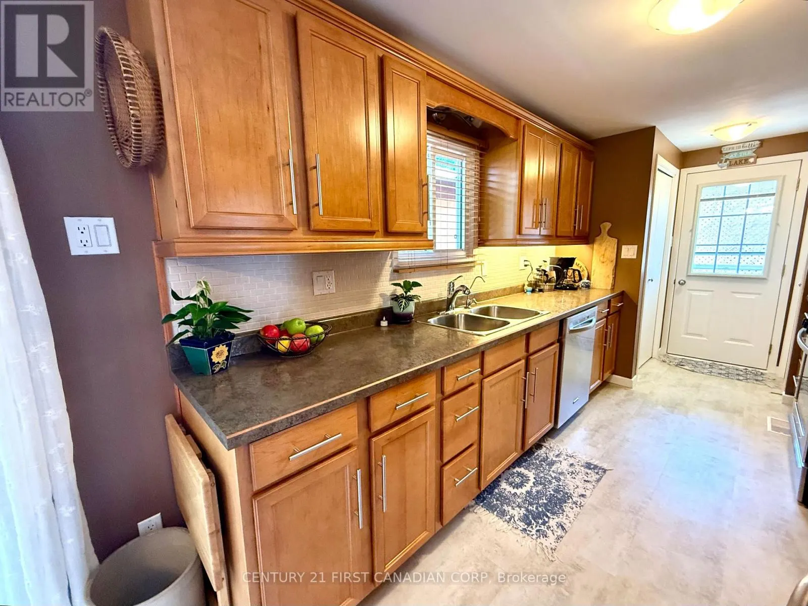 29 MAPLE GROVE COURT