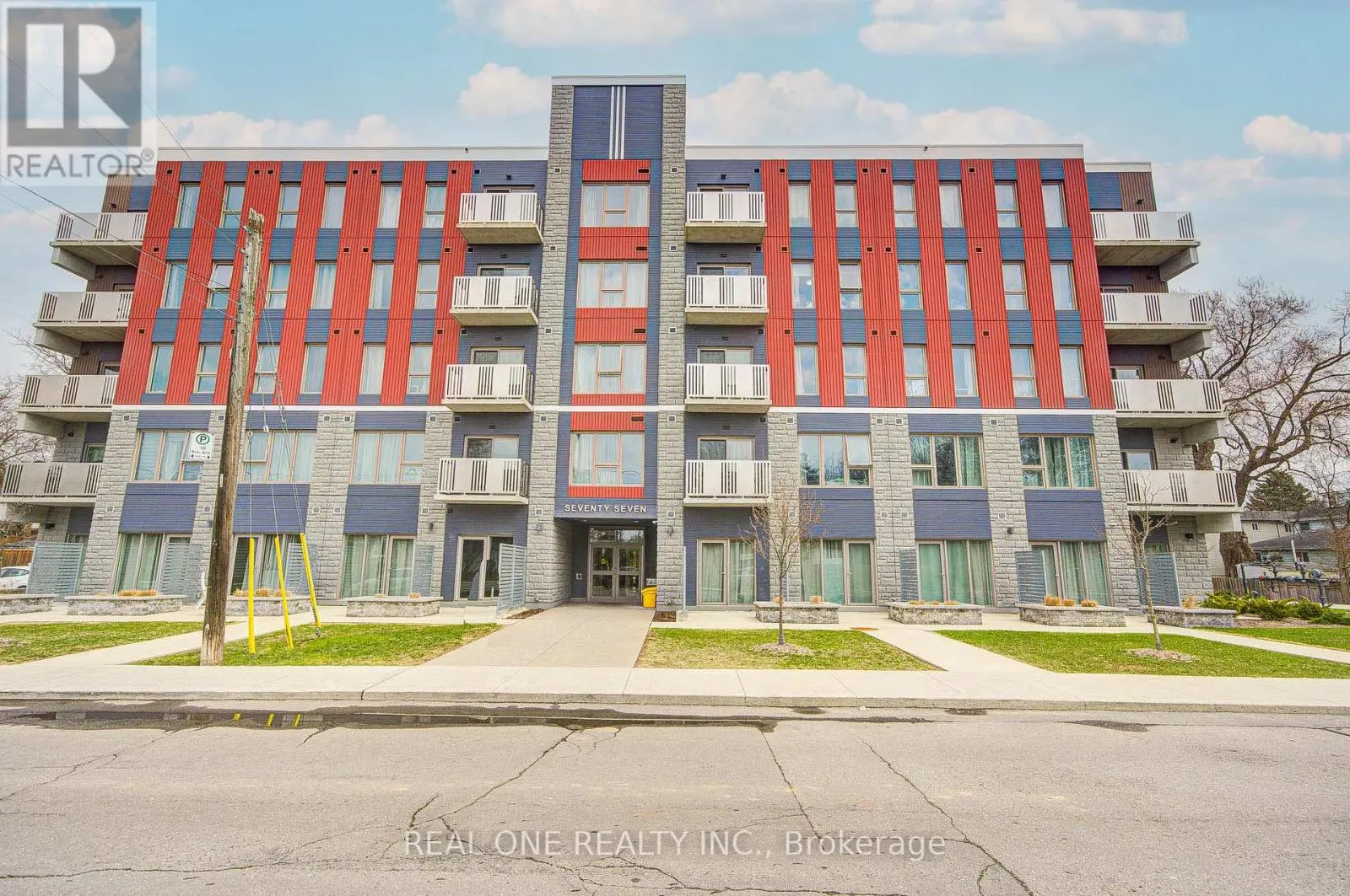 521 - 77 LELAND STREET