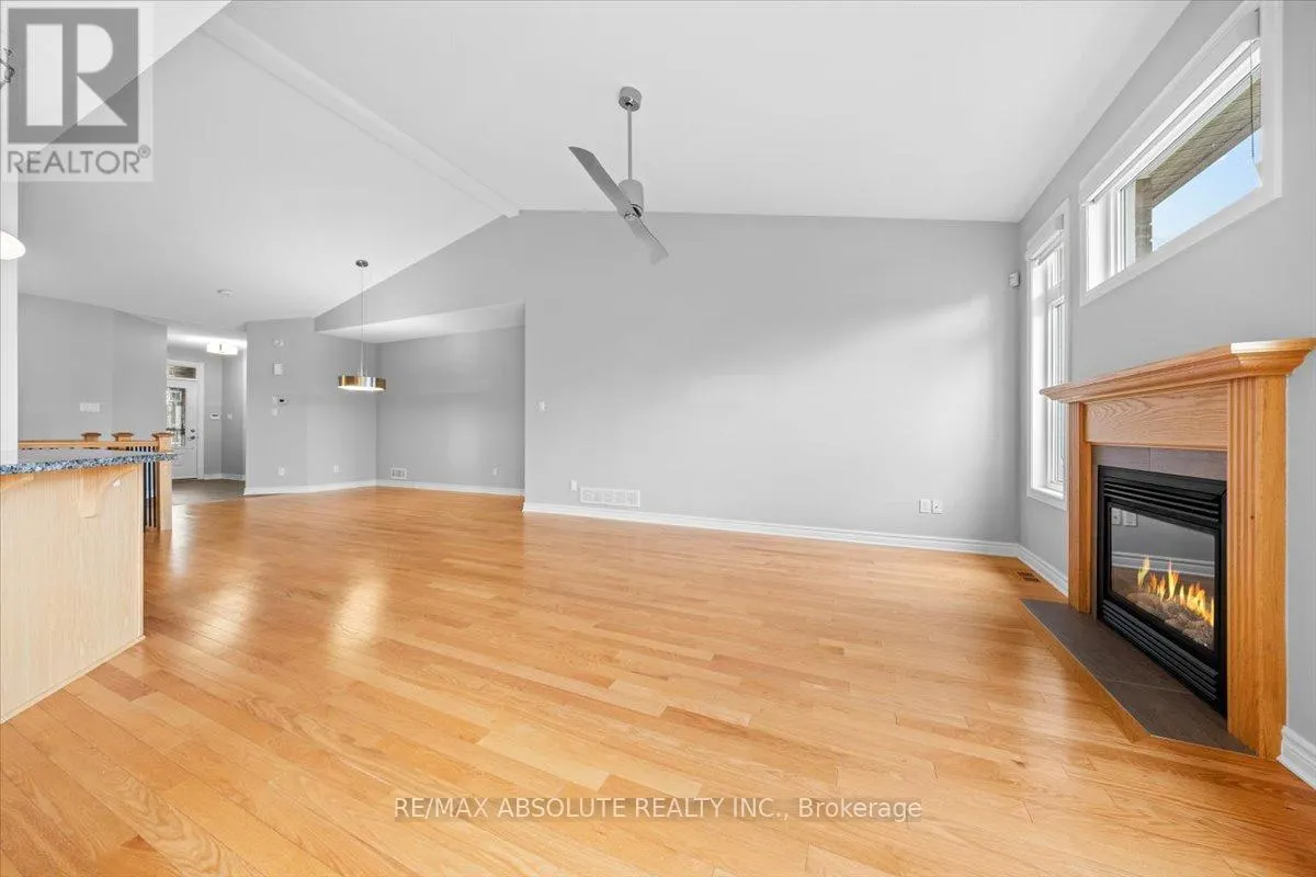 122 PASSAGEWAY PRIVATE