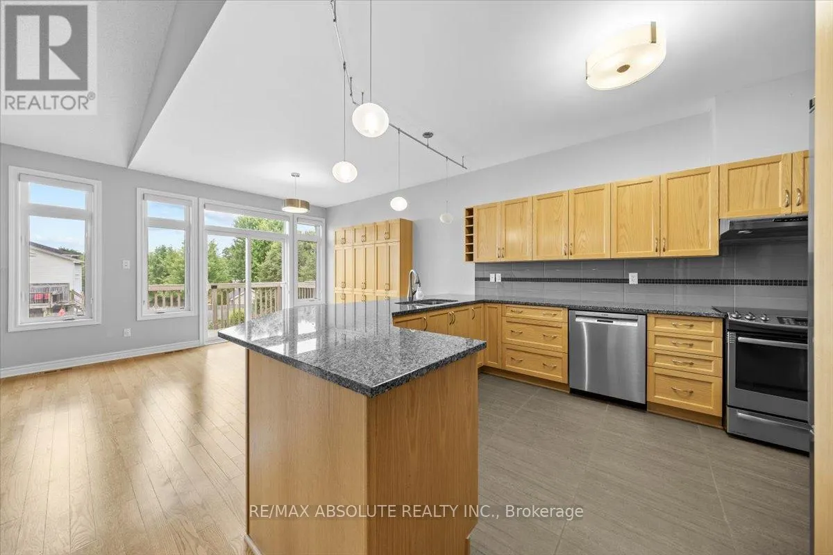 122 PASSAGEWAY PRIVATE