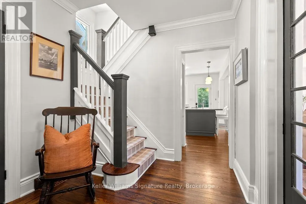 89 KENSINGTON AVENUE S