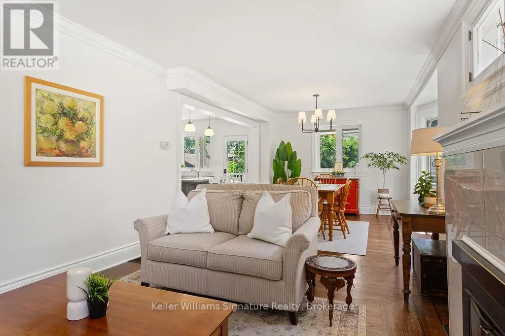 89 KENSINGTON AVENUE S