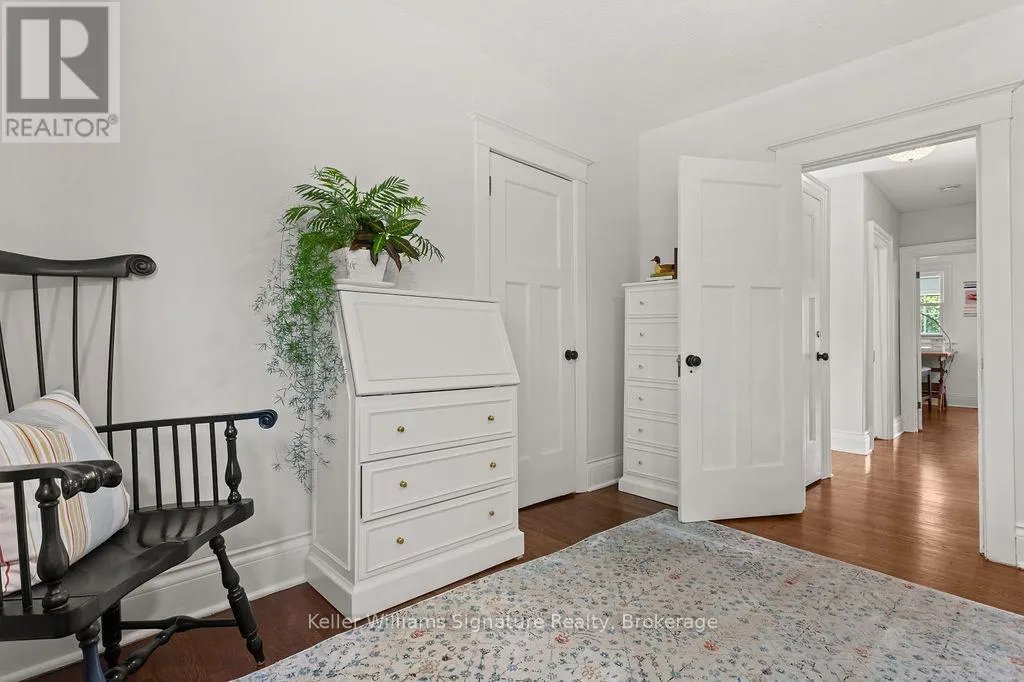 89 KENSINGTON AVENUE S