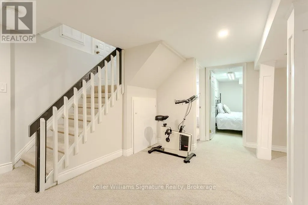 89 KENSINGTON AVENUE S
