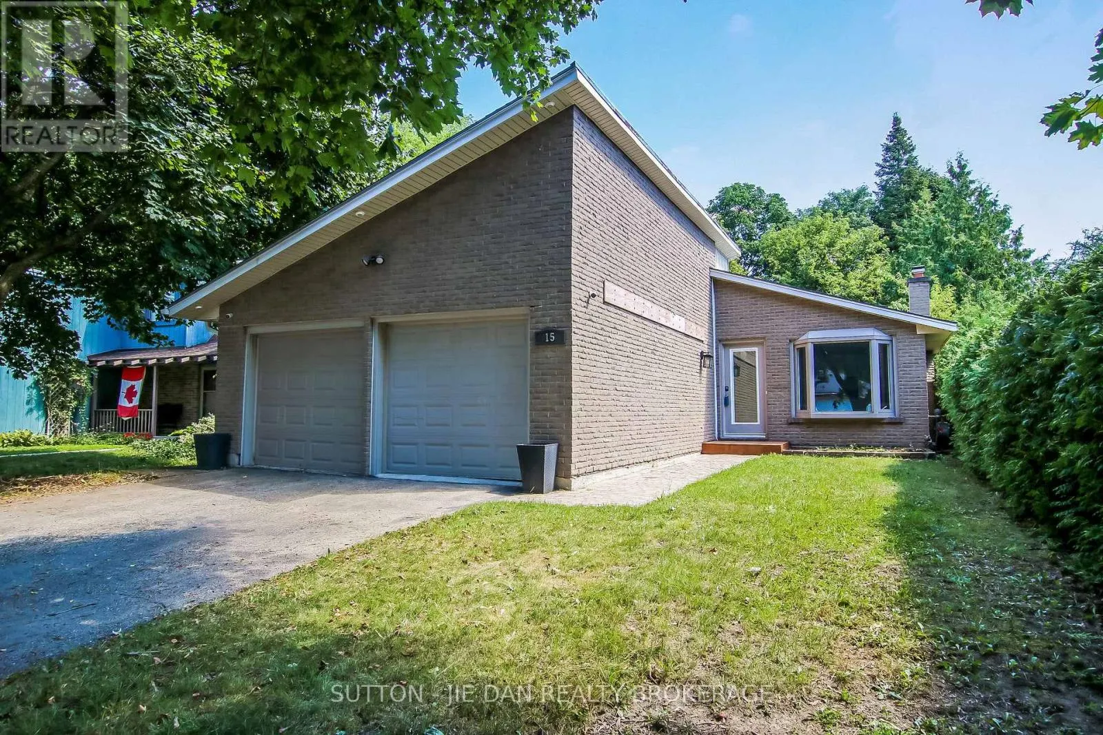 15 HAWTHORNE ROAD