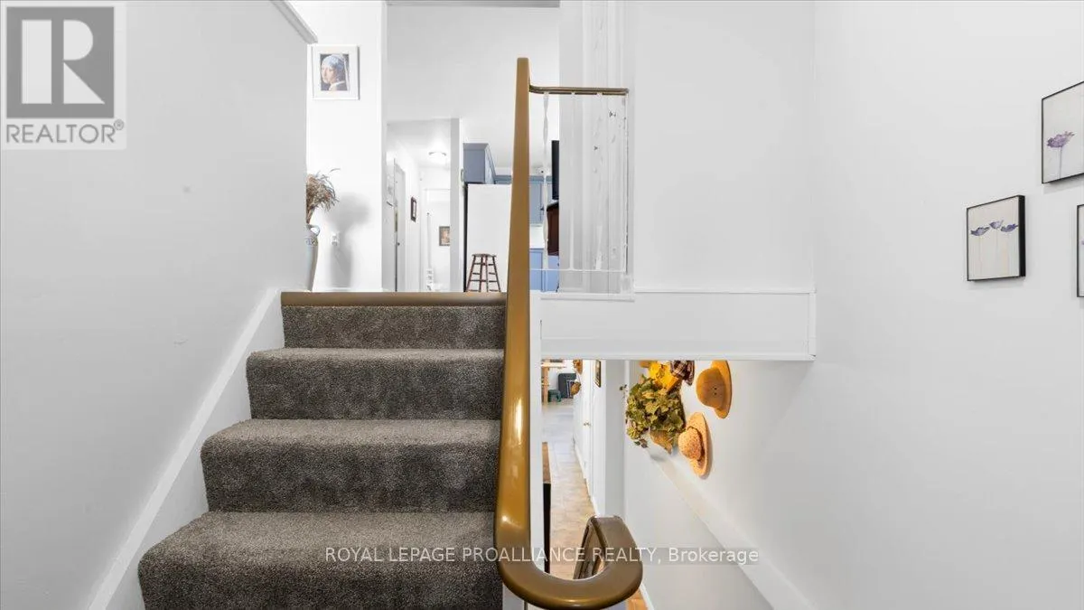 233 RUSSET ROAD