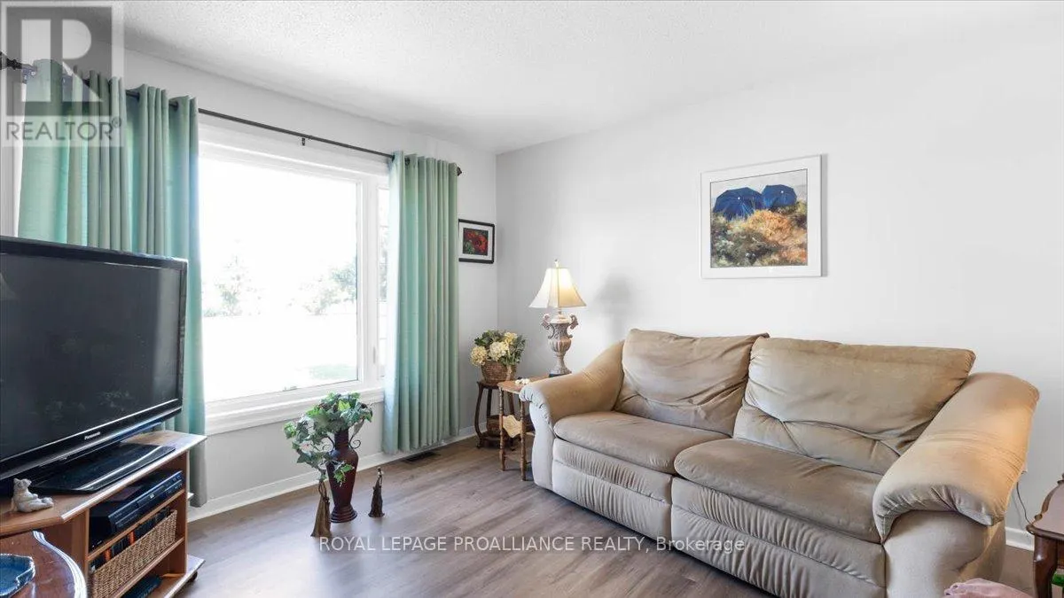 233 RUSSET ROAD