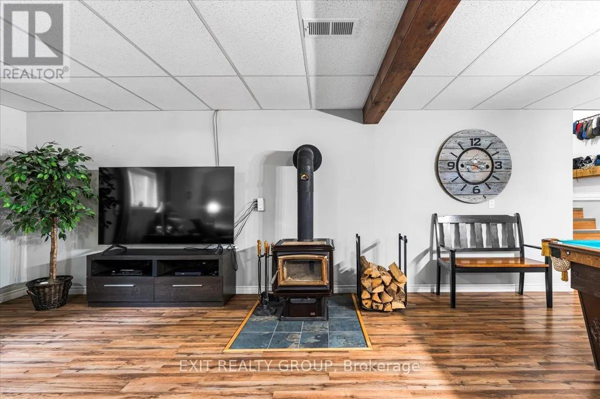 1262 QUIN-MO-LAC ROAD