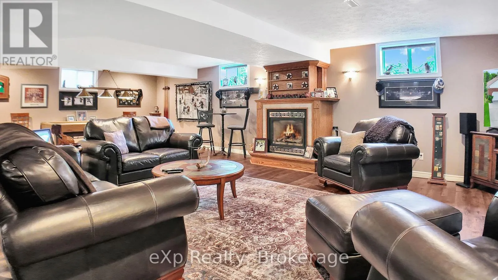 3 CEDAR COURT
