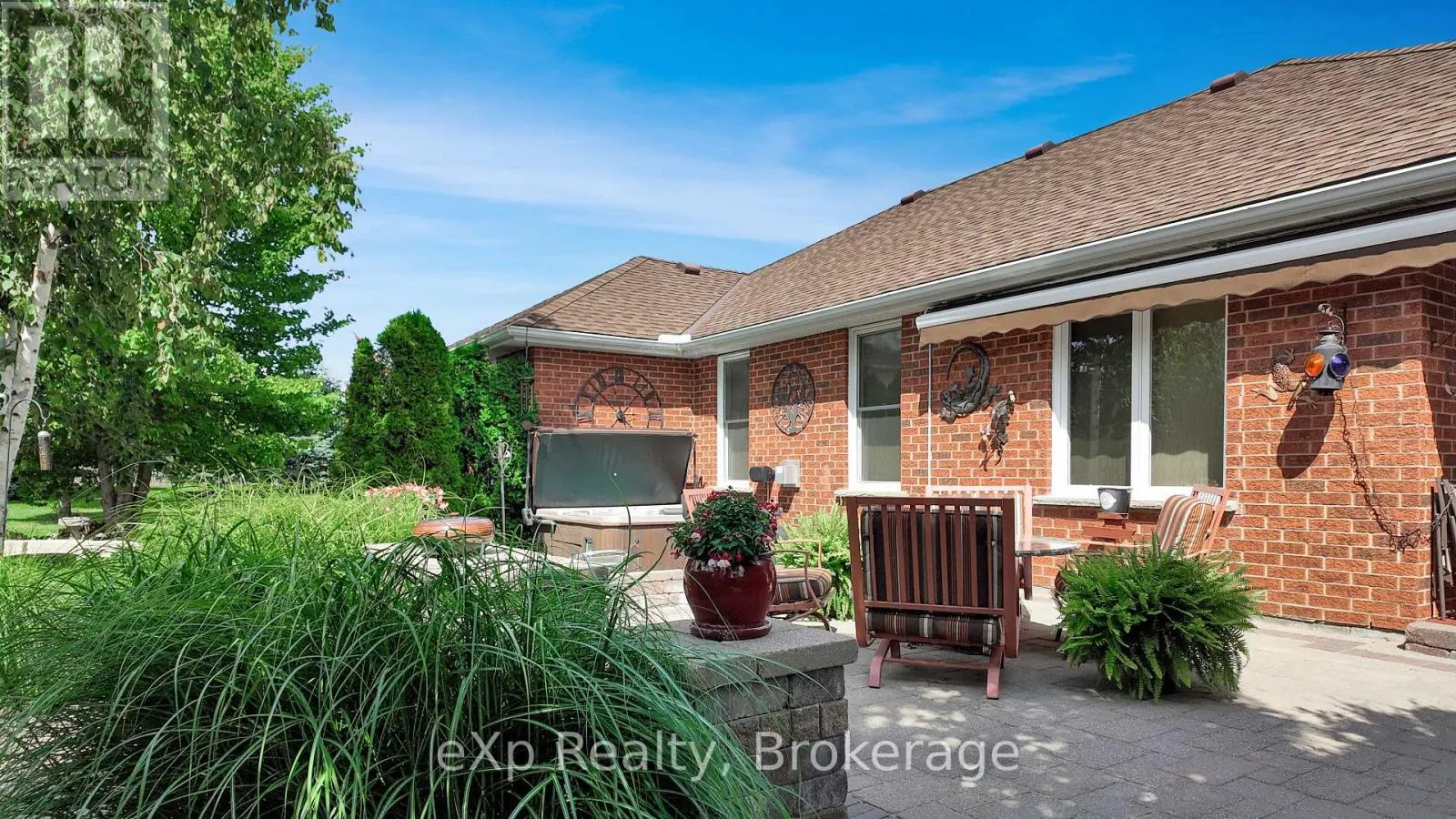 3 CEDAR COURT