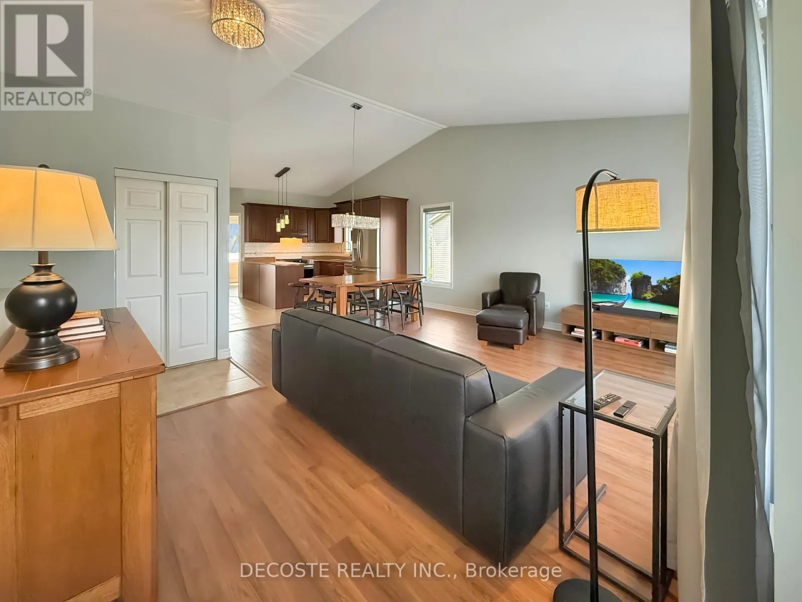 8 - 28 VALAIN STREET