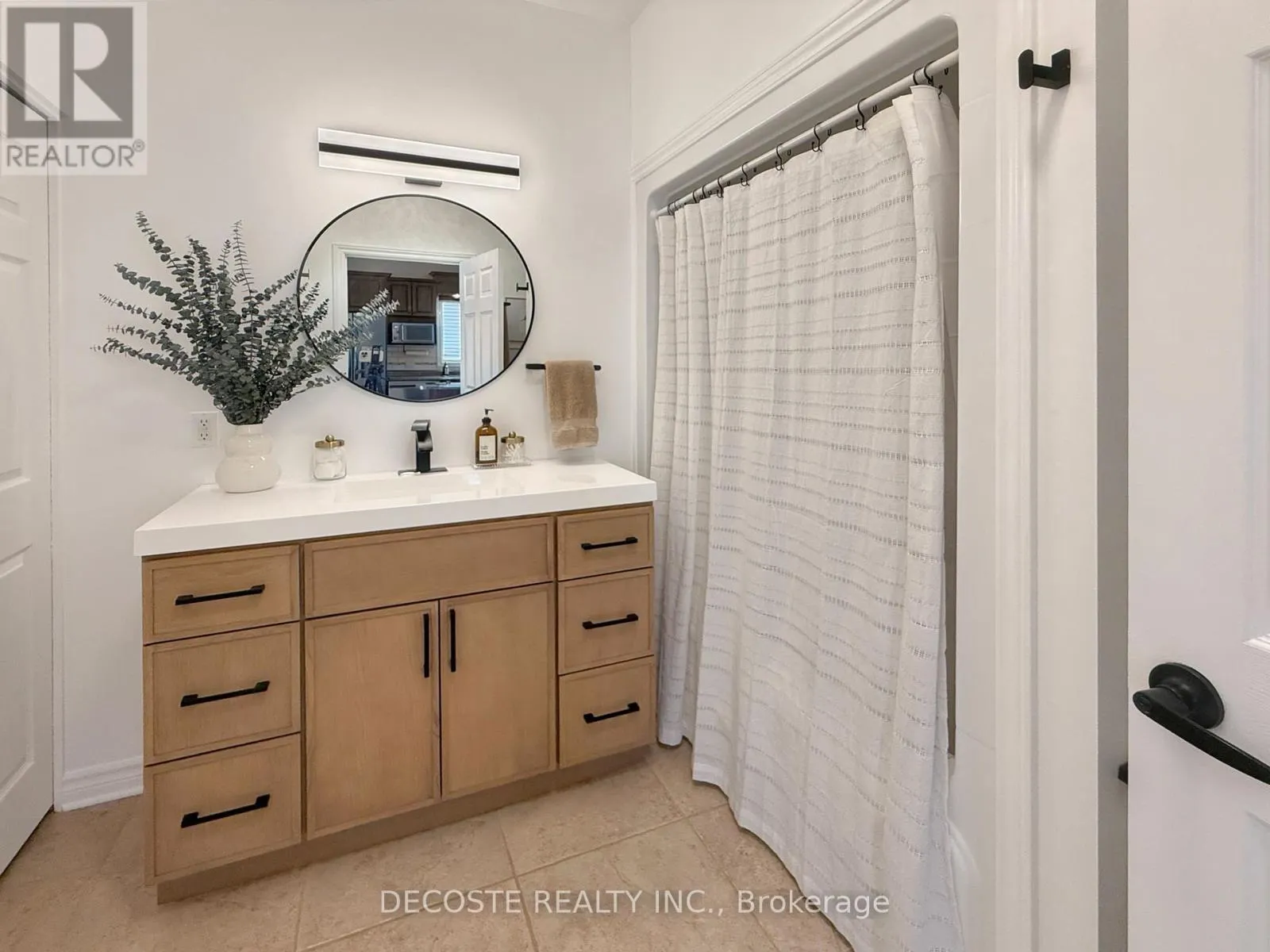 8 - 28 VALAIN STREET