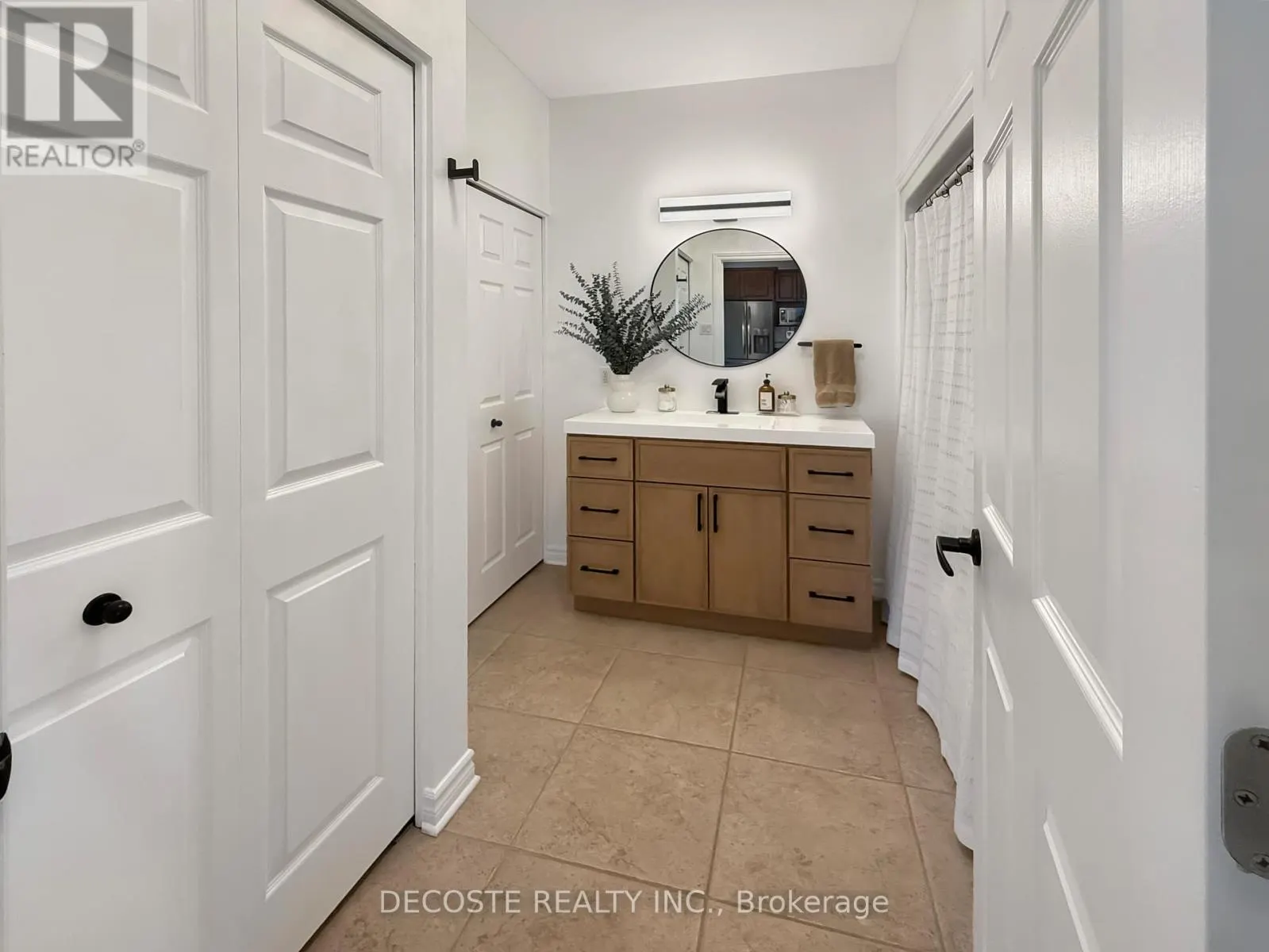 8 - 28 VALAIN STREET