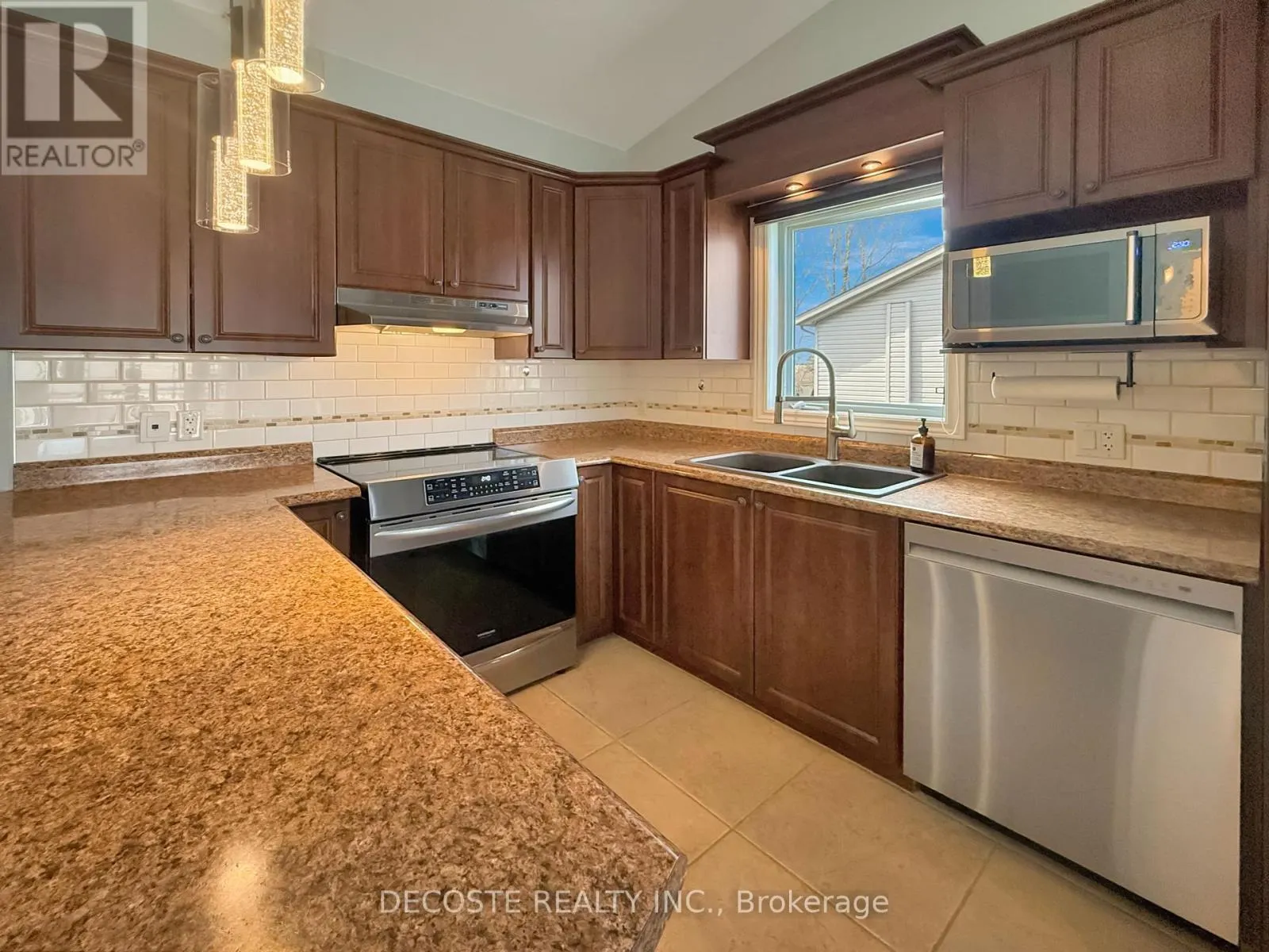 8 - 28 VALAIN STREET
