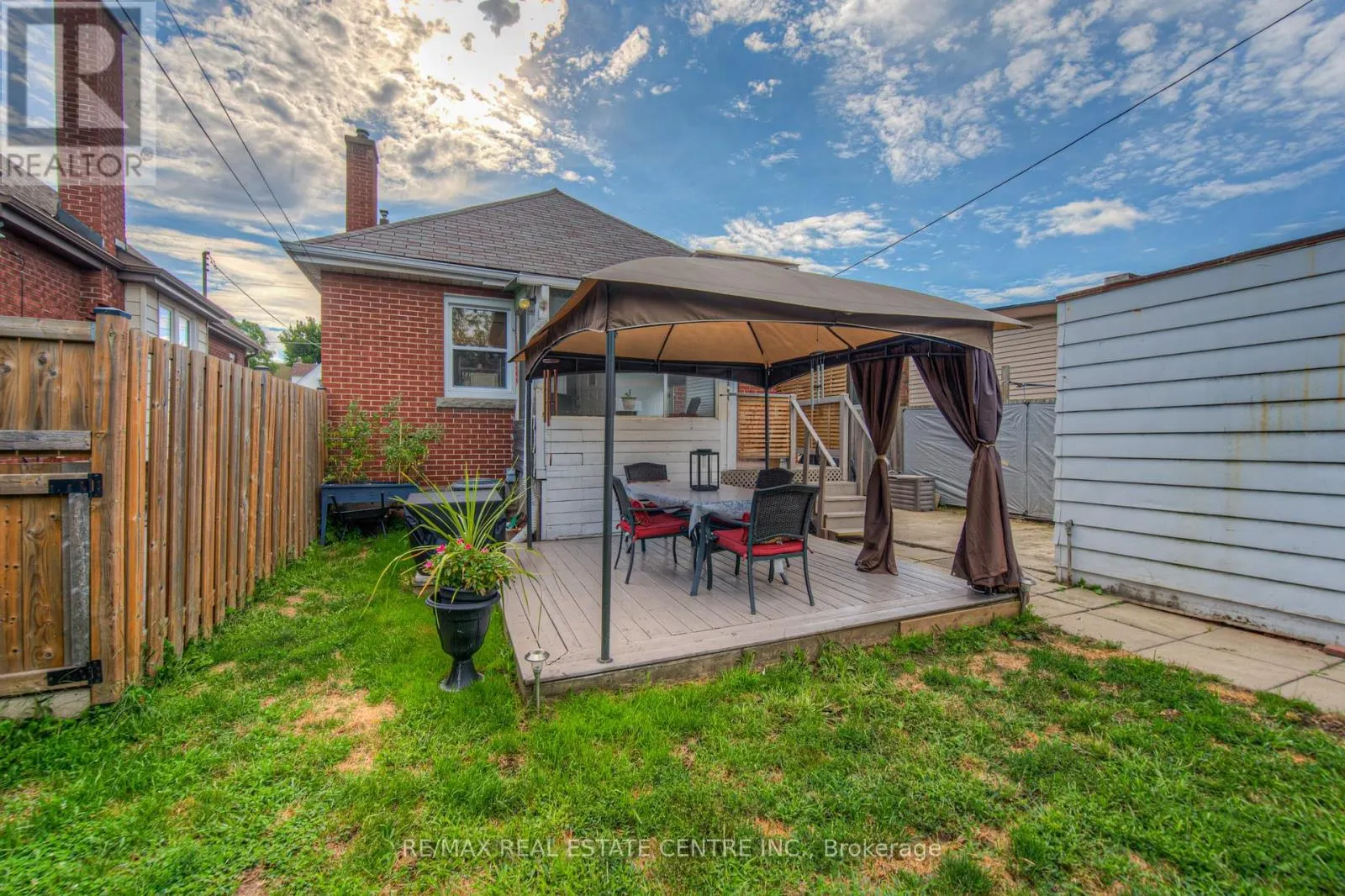 14 BARONS AVENUE S