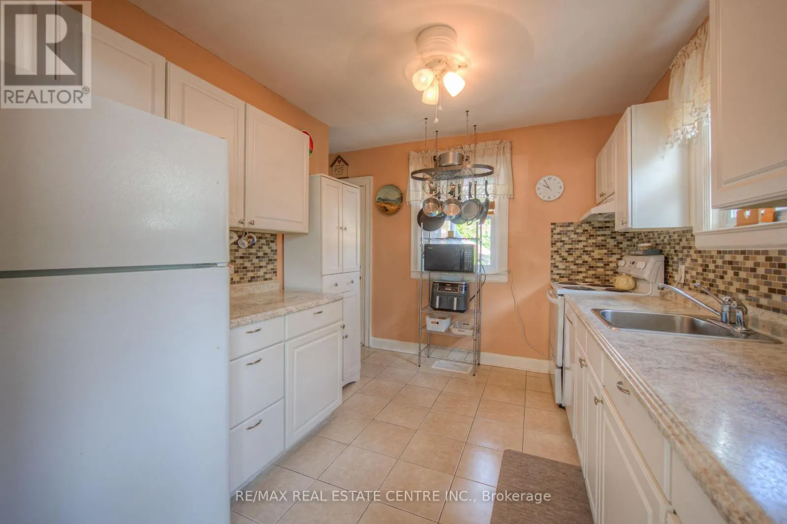 14 BARONS AVENUE S