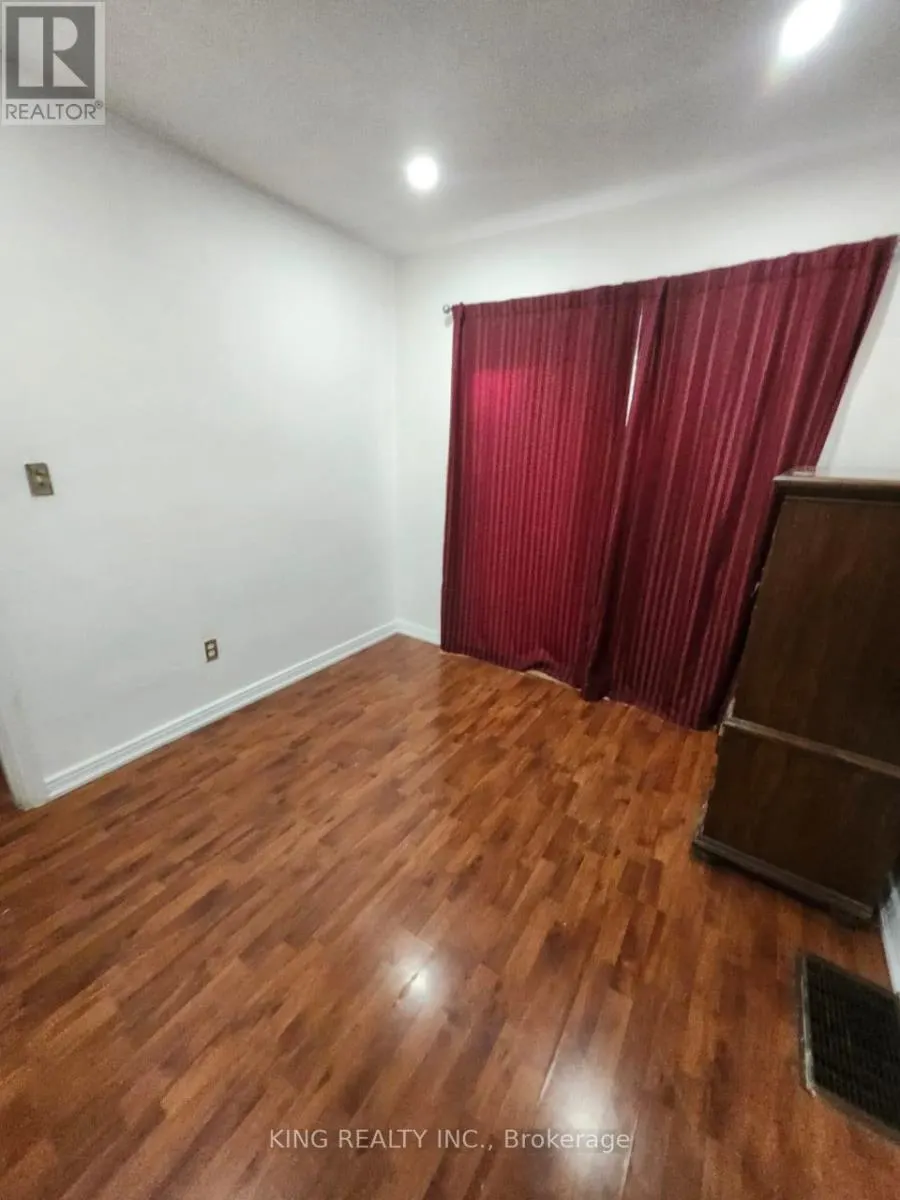 423 SPRUCE STREET