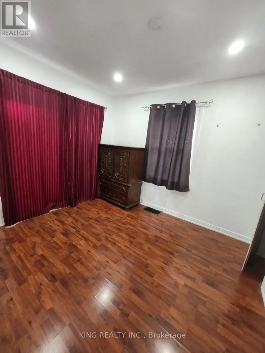 423 SPRUCE STREET