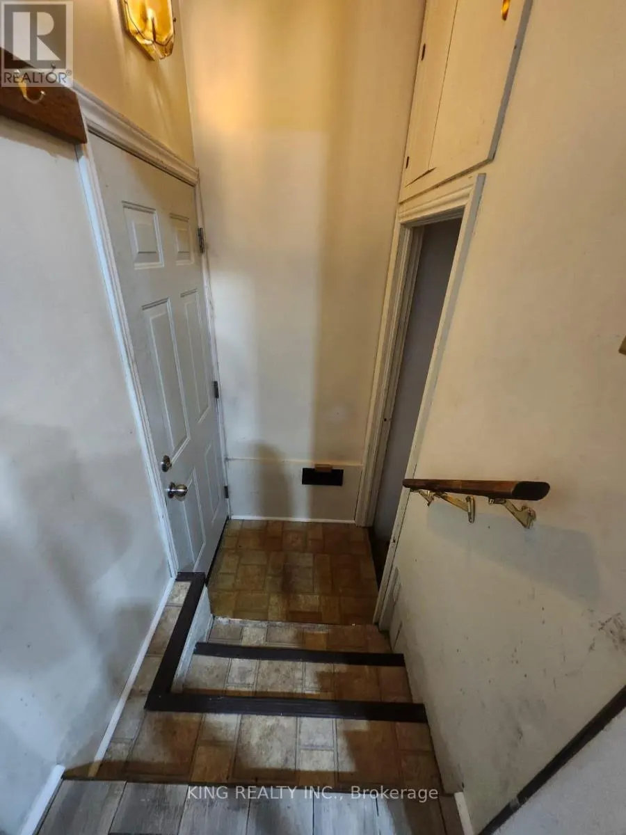 423 SPRUCE STREET