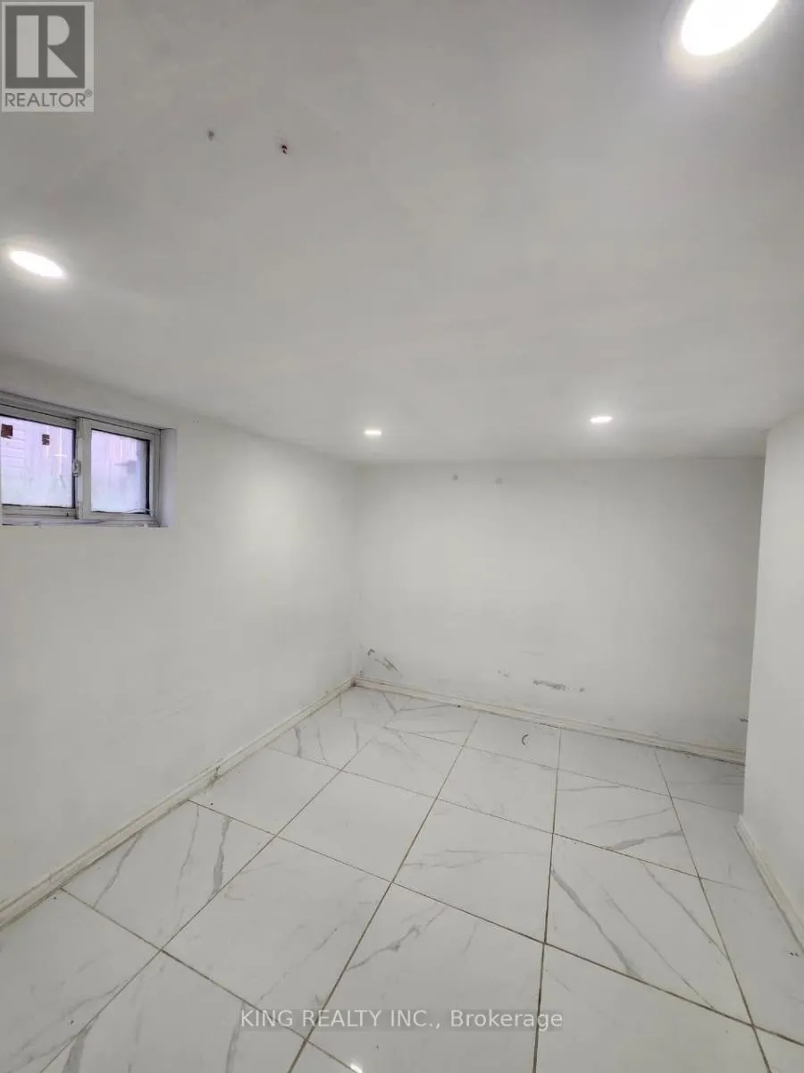 423 SPRUCE STREET