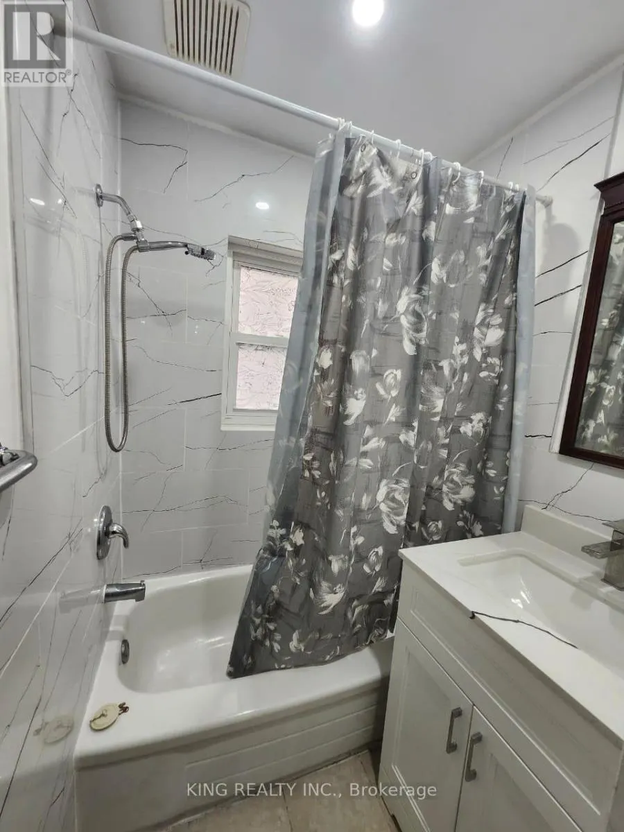 423 SPRUCE STREET