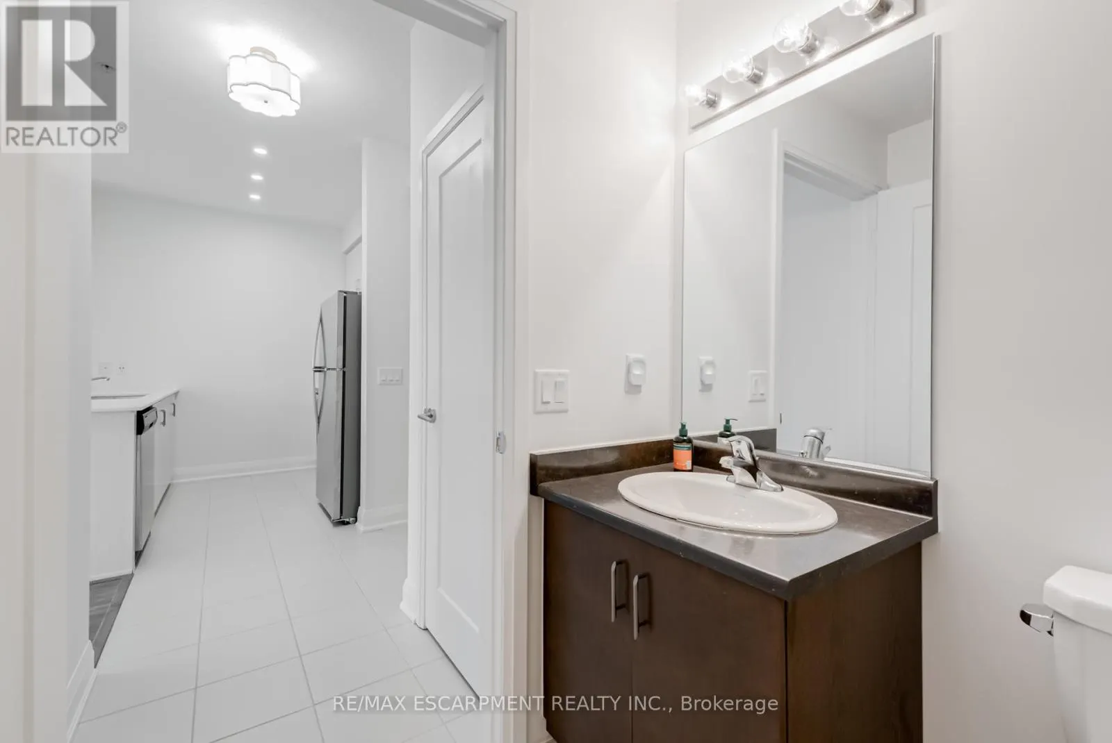 513 - 16 CONCORD PLACE