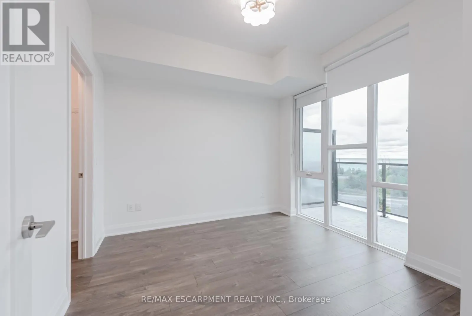 513 - 16 CONCORD PLACE