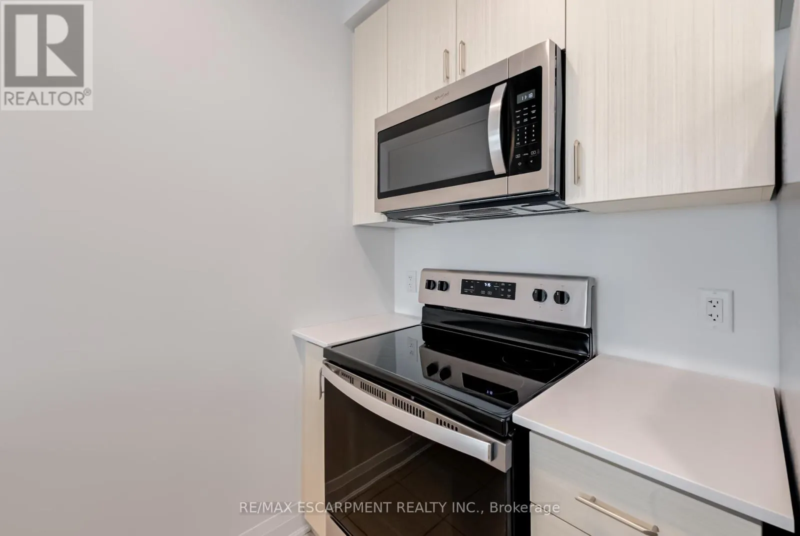 513 - 16 CONCORD PLACE