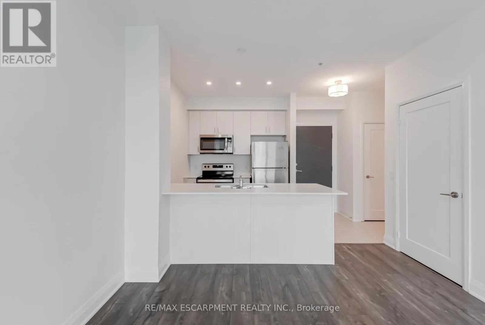 513 - 16 CONCORD PLACE