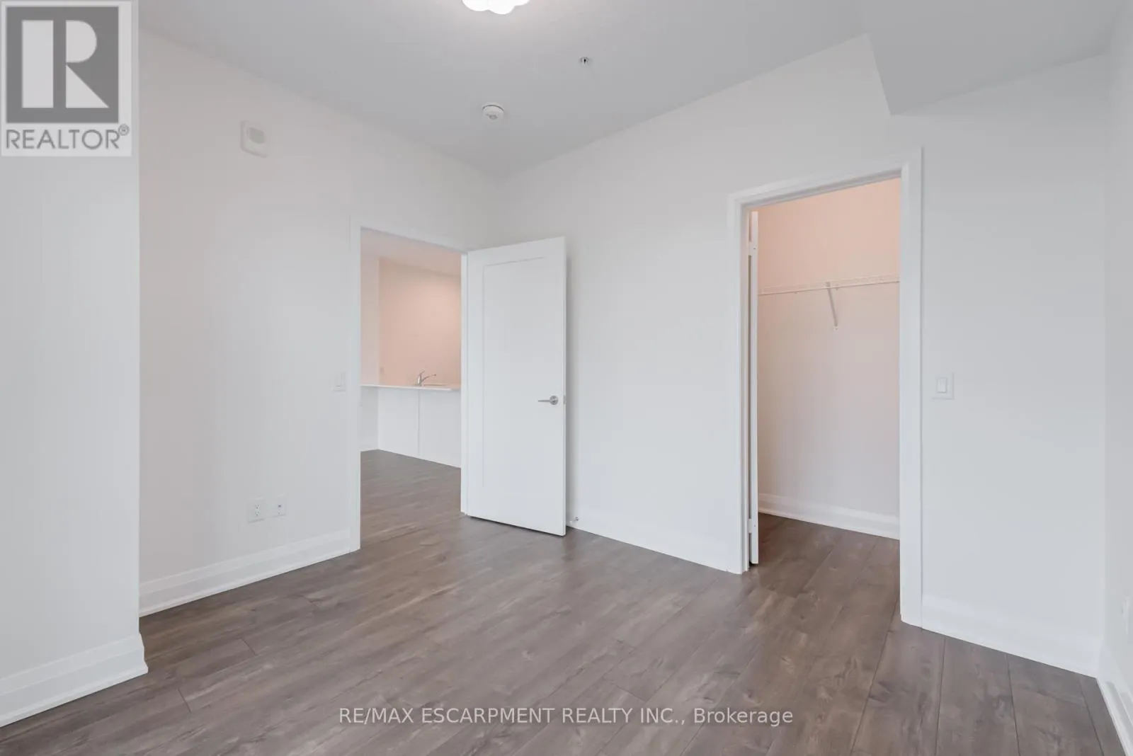 513 - 16 CONCORD PLACE