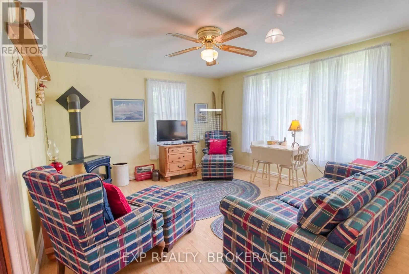 1036 LAKESHORE ROAD