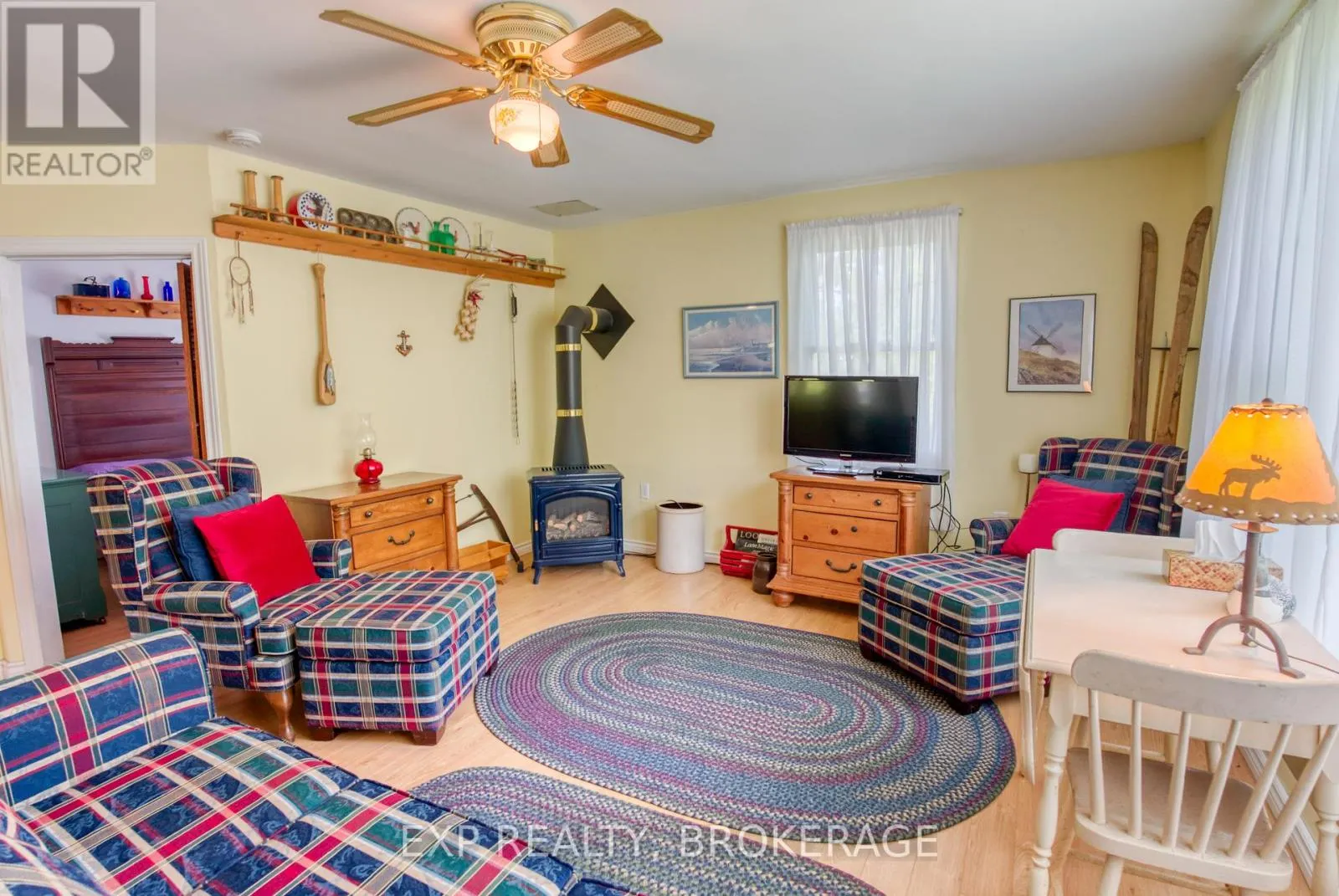 1036 LAKESHORE ROAD