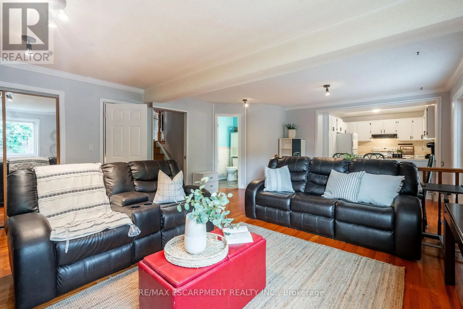 16 FLAMINGO DRIVE