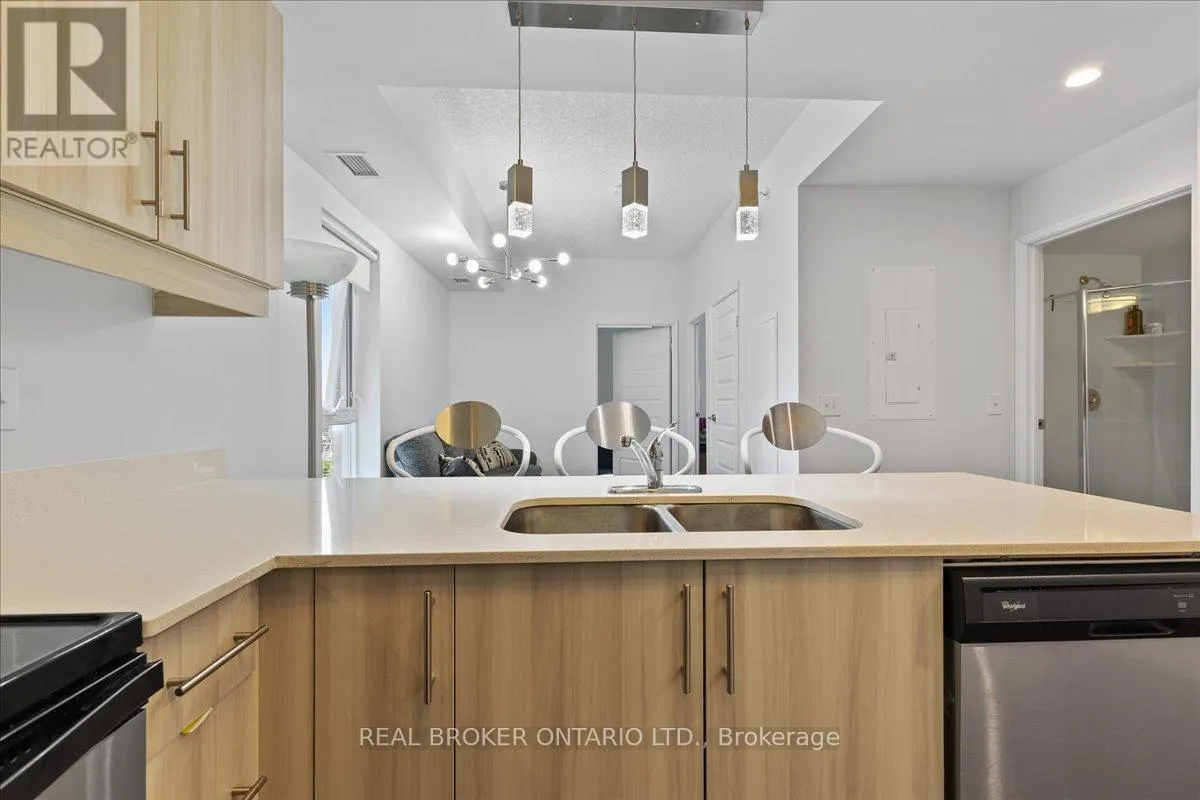 1105 - 158 KING STREET N