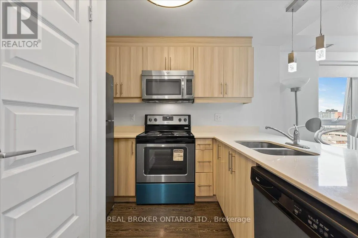 1105 - 158 KING STREET N