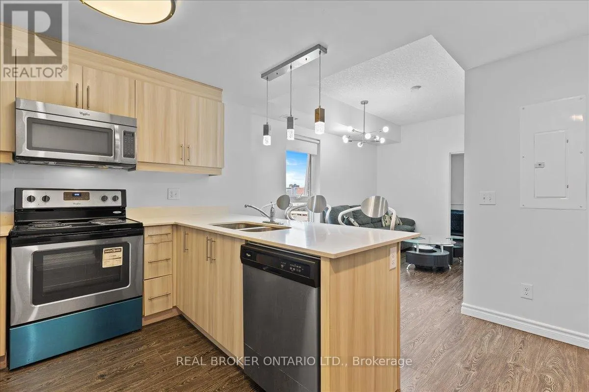 1105 - 158 KING STREET N