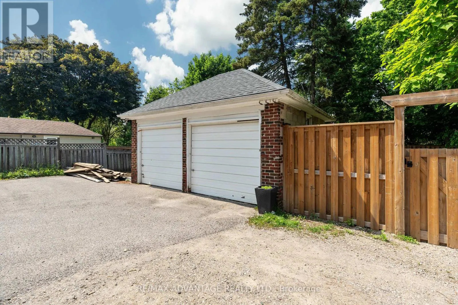 76 BEATTIE AVENUE