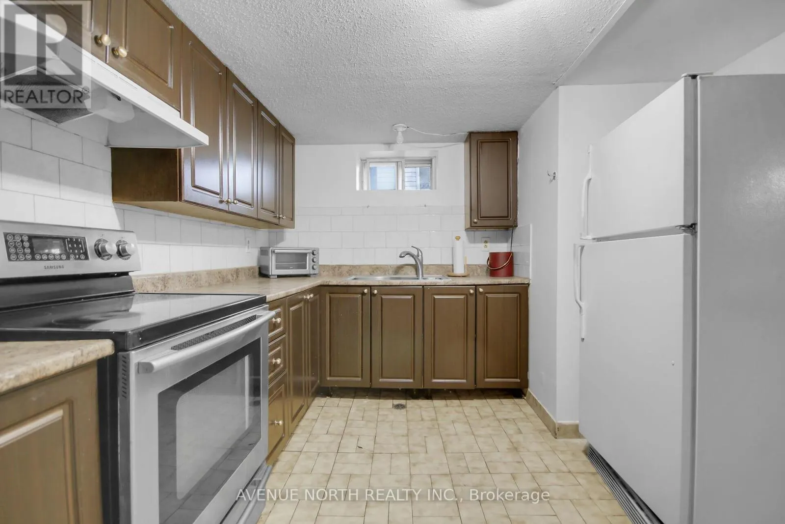 1254 HERON ROAD