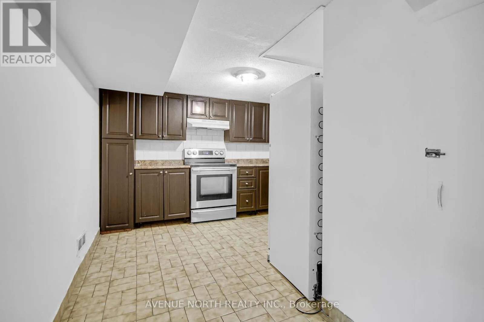 1254 HERON ROAD